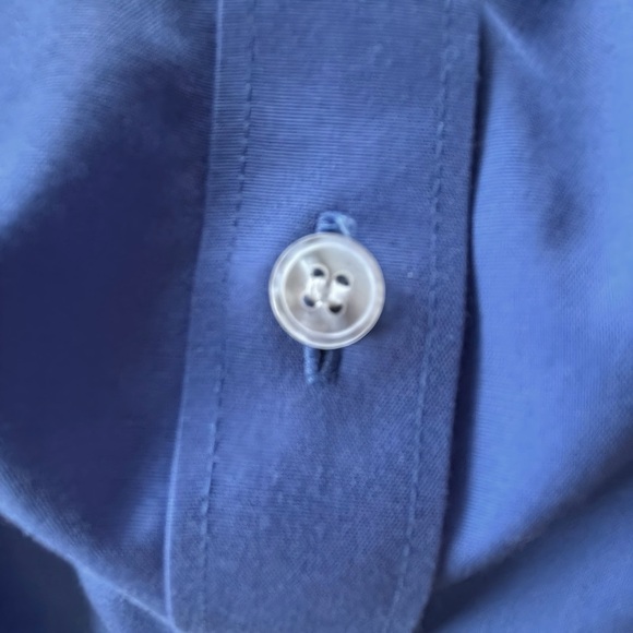 Talbots Classic Blue Short Sleeve Blouse, No- iron, Button Front and on Sleeves - Picture 4 of 6